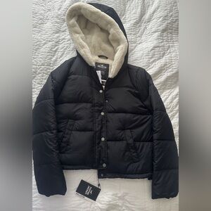 Hollister Black Puffer Jacket with Cream Lining